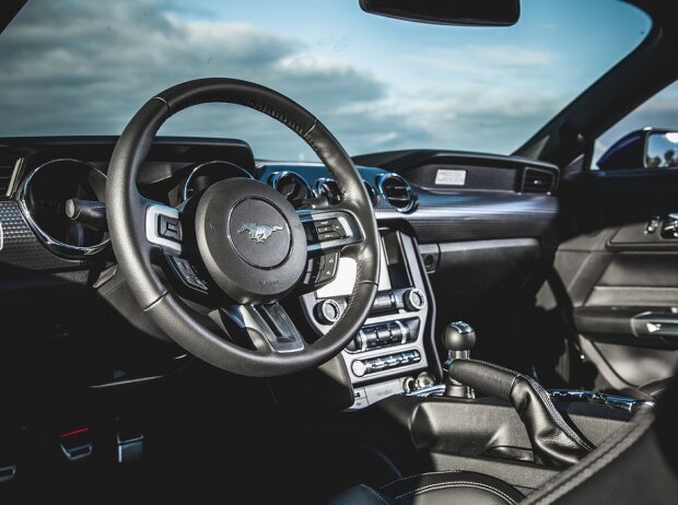 Cockpit des Ford Mustang