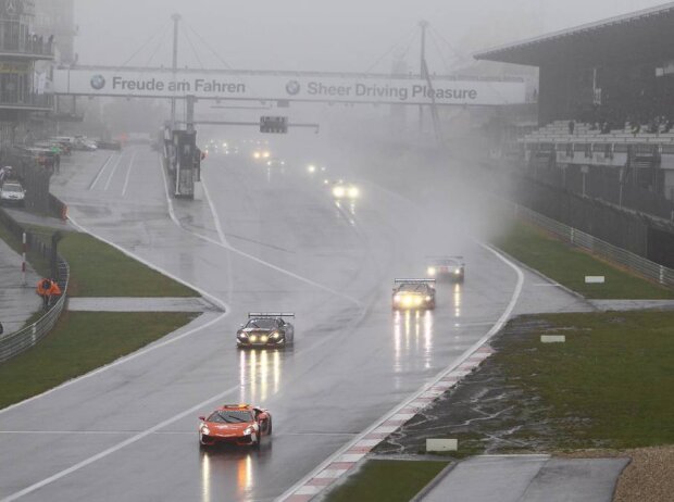 Start zum iRacing.com Nürburgring1000 Start zum iRacing.com Nürburgring1000