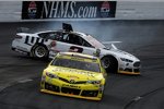 Dreher von Brad Keselowski (Penske), Matt Kenseth (Gibbs) erwischt es später ebenfalls