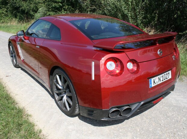 Nissan GT-R 