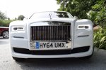 Rolls-Royce Ghost II: Hier provoziert der Fotograf, um die neuen LED-Scheinwerfer mit umrandendem Tag-Fahrlicht herauszustreichen.