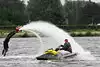 Bild zum Inhalt: Auf dem Flyboard: BMW-Piloten holen sich Adrenalin-Kick