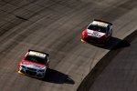 Kevin Harvick (Stewart/Haas) und Brad Keselowski (Penske) 