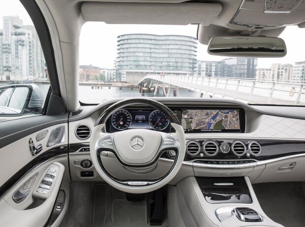 Cockpit des Mercedes-Benz S 500 Plug-in-Hybrid 