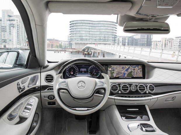 Cockpit des Mercedes-Benz S 500 Plug-in-Hybrid Cockpit des Mercedes-Benz S 500 Plug-in-Hybrid