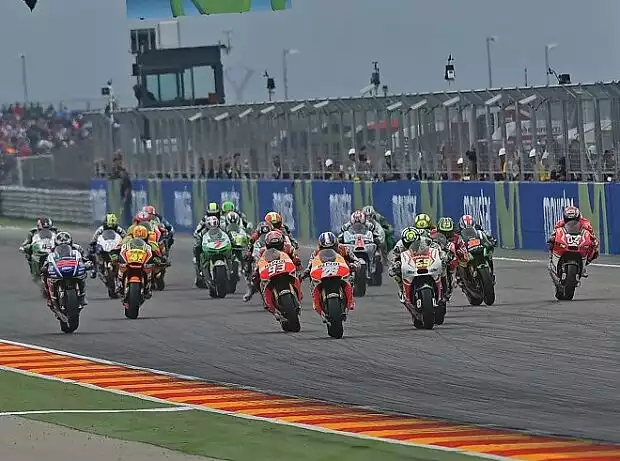 MotoGP Start Titel-Bild zur News: MotoGP Start