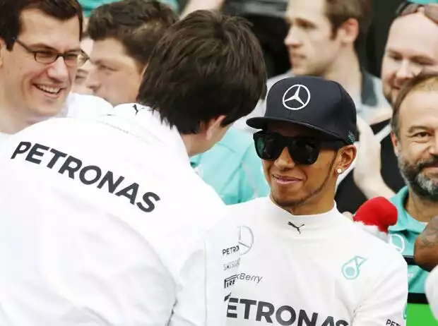 Lewis Hamilton, Toto Wolff Titel-Bild zur News: Lewis Hamilton, Toto Wolff