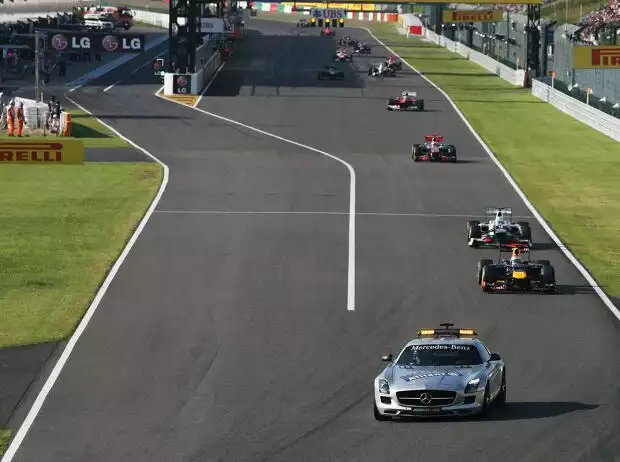 Safety-Car vor Sebastian Vettel Titel-Bild zur News: Safety-Car vor Sebastian Vettel
