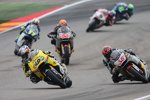 Maverick Vinales vor Mika Kallio 