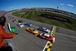 Start zum Hollywood Casino 400 mit Kevin Harvick (Stewart/Haas) an der Spitze