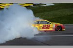 Joey Logano (Penske) steht nach seinem Kansas-Sieg sicher in der dritten Chase-Stufe