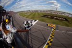 Fünfter Saisonsieg, zweiter im Chase, für Joey Logano (Penske) 