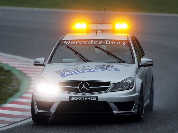 Medical-Car unterwegs zu Jules Bianchi Medical-Car unterwegs zu Jules Bianchi