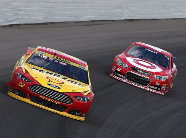 Joey Logano, Kyle Larson