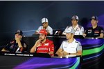 Felipe Massa (Williams), Adrian Sutil (Sauber), Daniil Kwjat (Toro Rosso), Sebastian Vettel (Red Bull), Fernando Alonso (Ferrari) und Jenson Button (McLaren) 