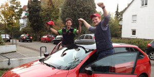 Sepp Wiegand übergibt Gewinner Skoda Rapid Spaceback