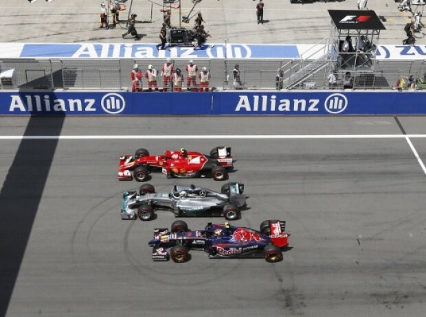 Titel-Bild zur News: Lewis Hamilton, Kimi Räikkönen, Daniil Kwjat
