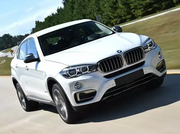 BMW X6 xDrive 50i Titel-Bild zur News: BMW X6 xDrive 50i