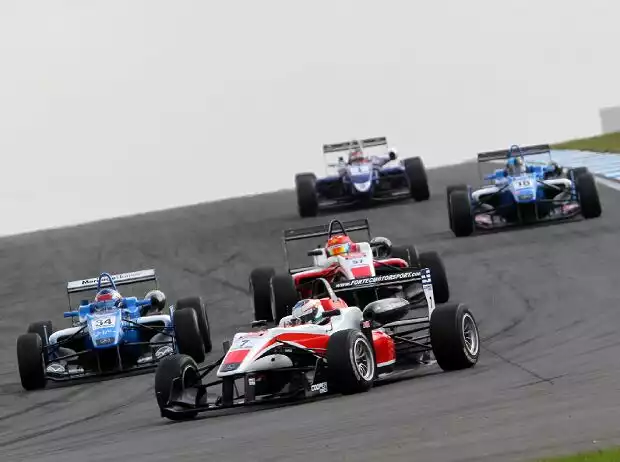 Start der Britischen Formel 3 Titel-Bild zur News: Start der Britischen Formel 3
