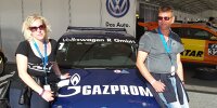 GAZPROM VIP-Ticket-Gewinner Thomas Gießer und seine Frau VIP-Ticket-Gewinner Thomas Gießer mit Lebensgefährtin Anja Peters