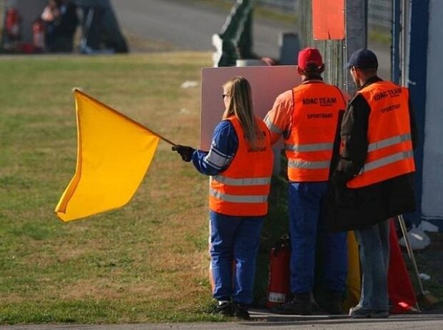 gelbe Flagge Hockenheimring gelbe Flagge Hockenheimring