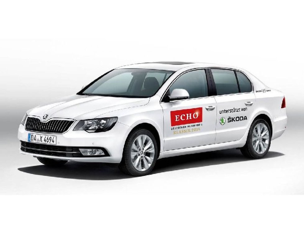 Die Preisträger und geladenen Gäste fahren im eleganten Skoda Superb zur glamourösen Gala in der Münchner Philharmonie im Gasteig vor