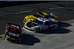 Kasey Kahne (Hendrick) und Brian Vickers (Waltrip) haben ein Privatduell