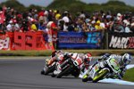 Niklas Ajo vor Alessandro Tonucci 
