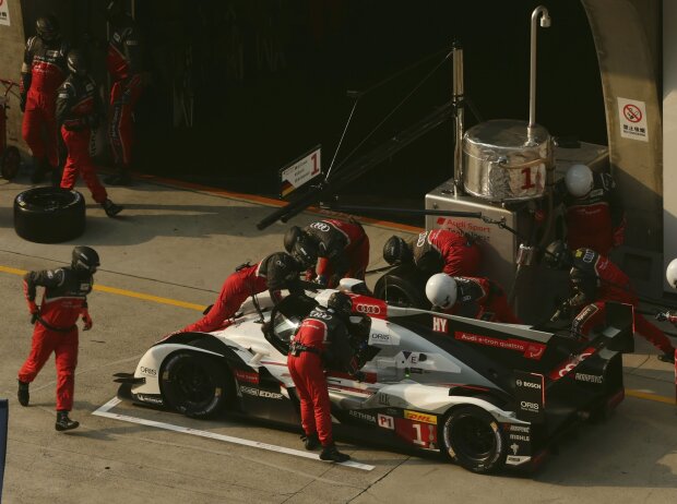 Lucas di Grassi, Tom Kristensen, Loic Duval Lucas di Grassi, Tom Kristensen, Loic Duval