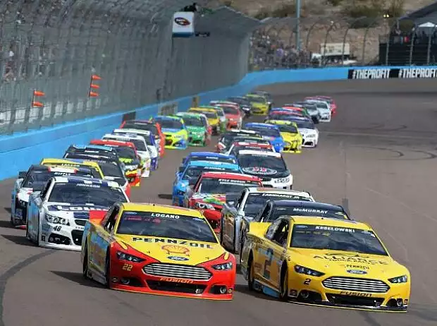 Brad Keselowski, Joey Logano Titel-Bild zur News: Brad Keselowski, Joey Logano