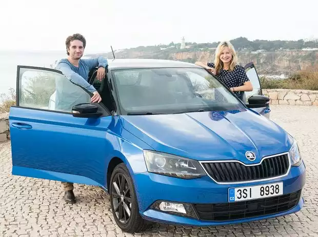 Die deutschen Schauspieler Stefanie Stappenbeck und Oliver Wnuk fahren den neuen Skoda Fabia probe Titel-Bild zur News: Die deutschen Schauspieler Stefanie Stappenbeck und Oliver Wnuk fahren den neuen Skoda Fabia probe