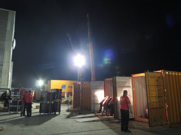 WTCC, Container, Kran WTCC, Container, Kran