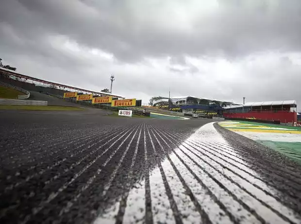 Titel-Bild zur News: Neuer Asphalt in Interlagos