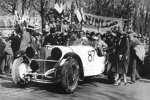Der spätere Sieger Rudolf Caracciola auf Mercedes-Benz SSK beim Start zur Mille Miglia 1931 