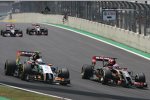 Sergio Perez (Force India) und Romain Grosjean (Lotus) 