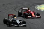 Esteban Gutierrez (Sauber) und Kimi Räikkönen (Ferrari) 