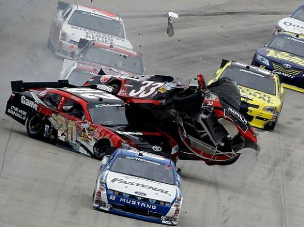 Clint Bowyer, Joey Logano Clint Bowyer, Joey Logano