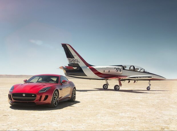 Titel-Bild zur News: Jaguar F-Type R Coupé