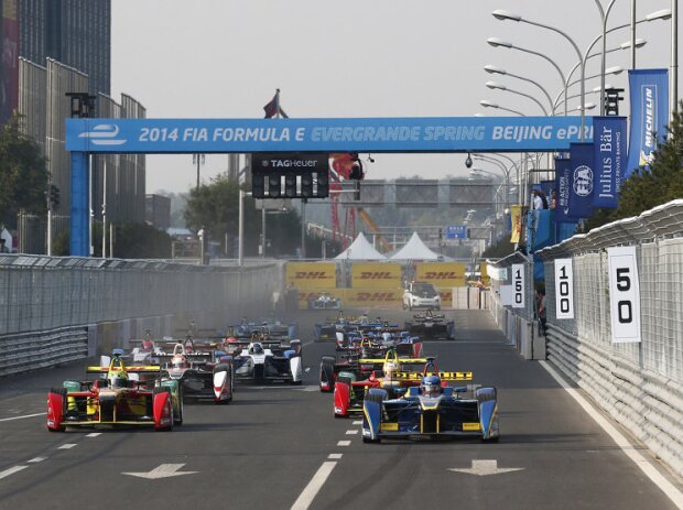 Titel-Bild zur News: Start zum Formel-E-Saisonauftakt in Peking