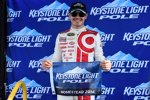 Truck-Polesetter Kyle Larson mit Schnauzer