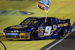 Nationwide-Champion Chase Elliott feiert seinen bereits in Phoenix fixierten Titelgewinn