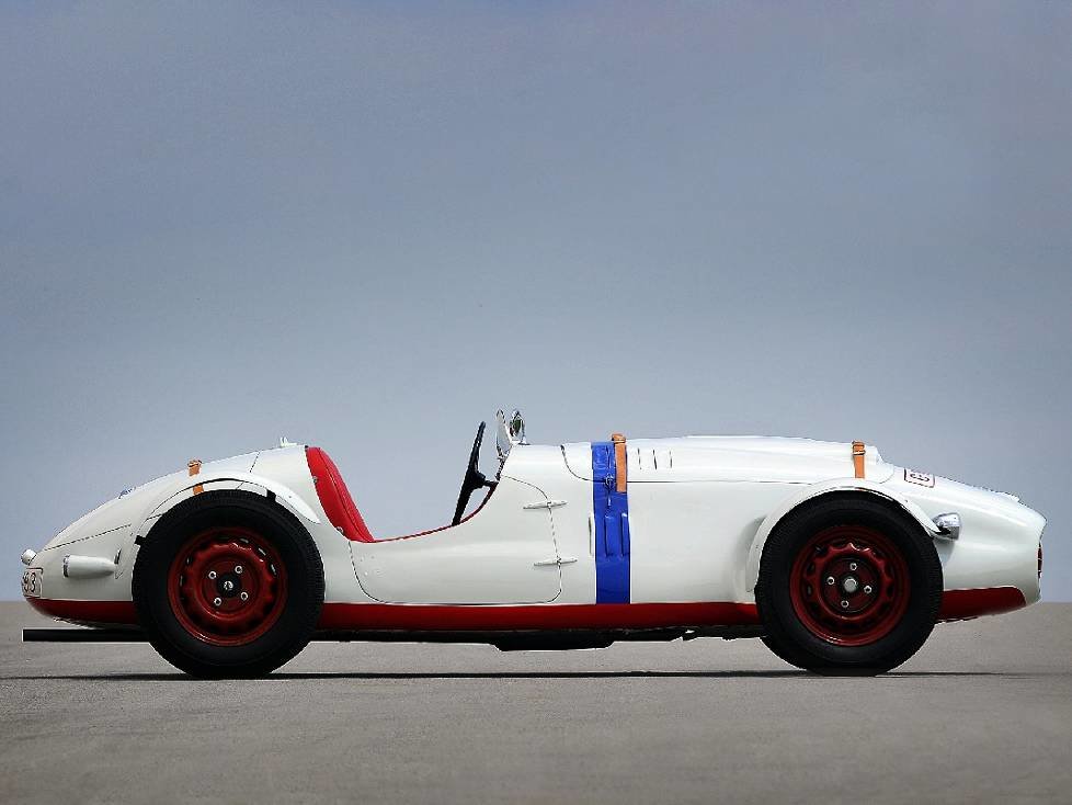 Wieder ganz der Alte: ?KODA 966 Supersport. Der Rennwagen ?KODA 966 Supersport mit Aluminiumkarosserie wurde 1950 vorgestellt. Kennzeichnen für das Modell war die hohe Variabilität.