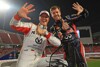 Bild zum Inhalt: Vettel würde Schumacher Nachricht gerne "selbst überbringen"