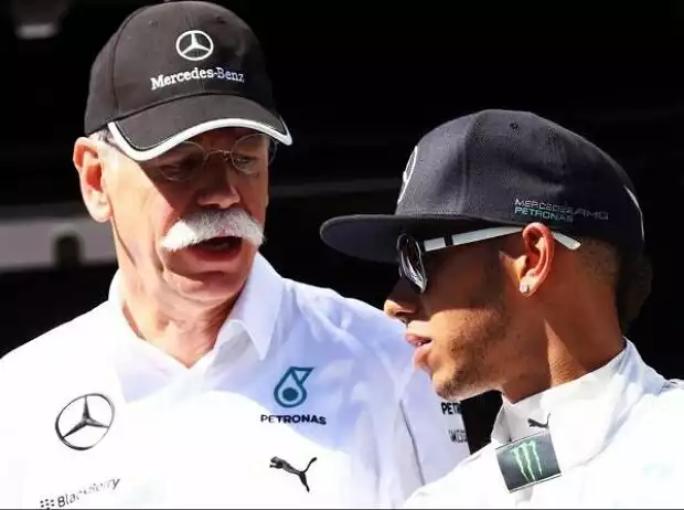 Lewis Hamilton, Dieter Zetsche Titel-Bild zur News: Lewis Hamilton, Dieter Zetsche