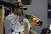 Bild zum Inhalt: Nur ein Drink: Hamilton feiert ohne Kater