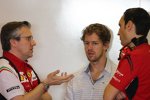 Pat Fry und Sebastian Vettel (Ferrari)  