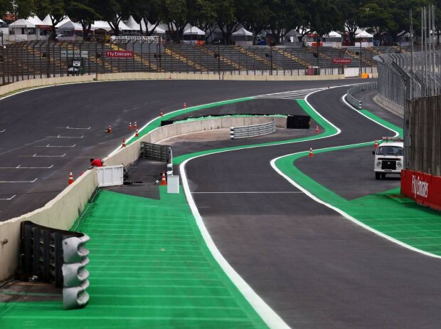 Boxeneinfahrt Interlagos Boxeneinfahrt Interlagos