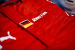 Der neue Ferrari-Rennoverall von Sebastian Vettel 