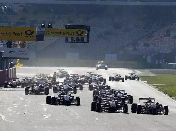 Titel-Bild zur News: Formel 3, Start