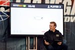 Fanfest in Las Vegas: Matt Kenseth (Gibbs) muss malen